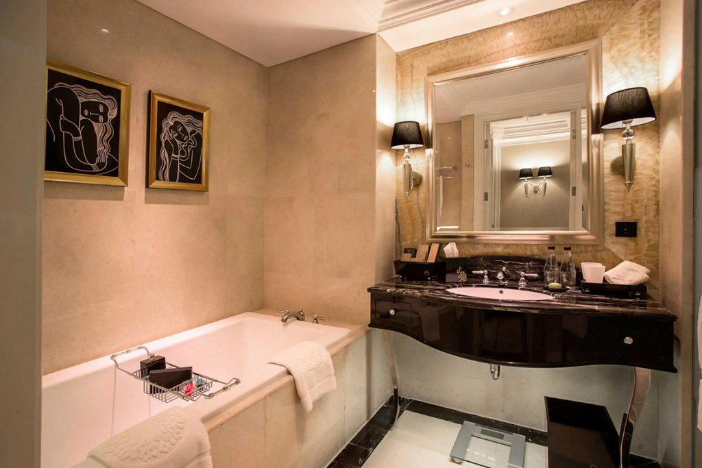 The Trans Luxury Hotel - фото 42