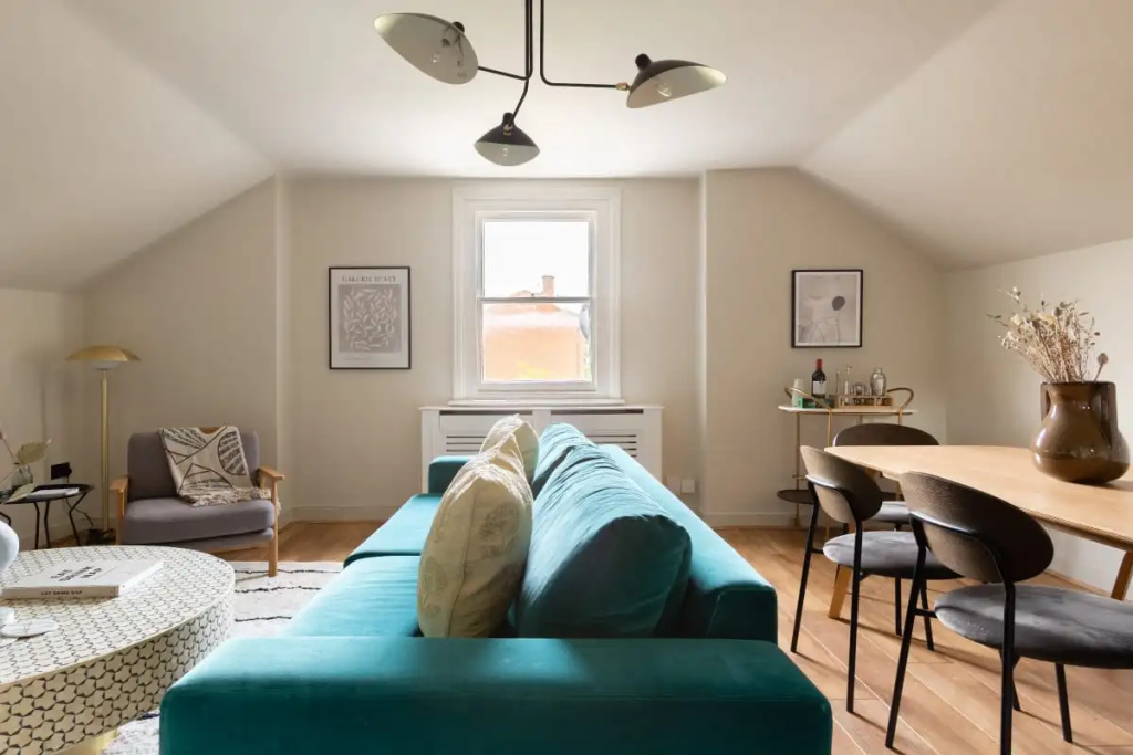 The Streatham Common - Modern & Bright 2BDR Apartment