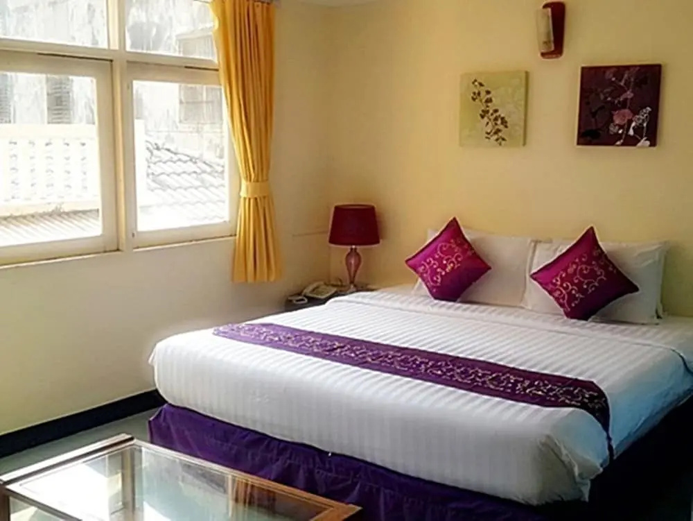 Double Junior Suite (full double bed)