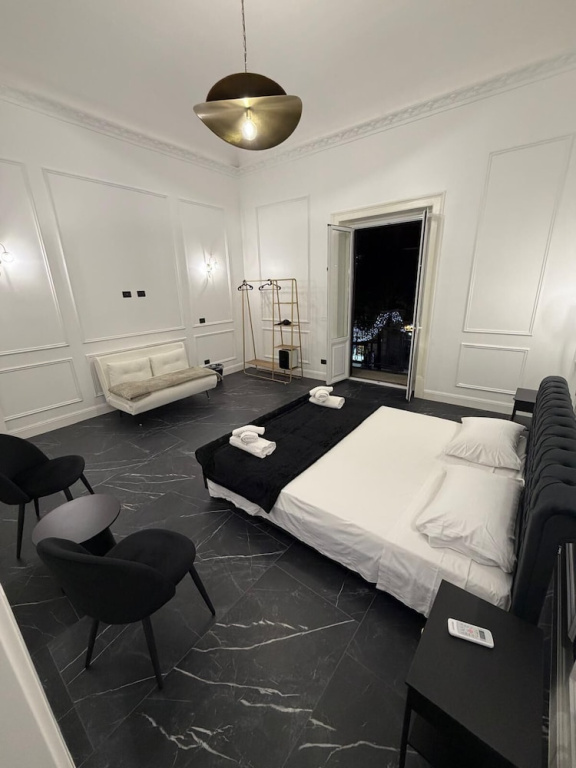 Four Rooms Luxury Suite