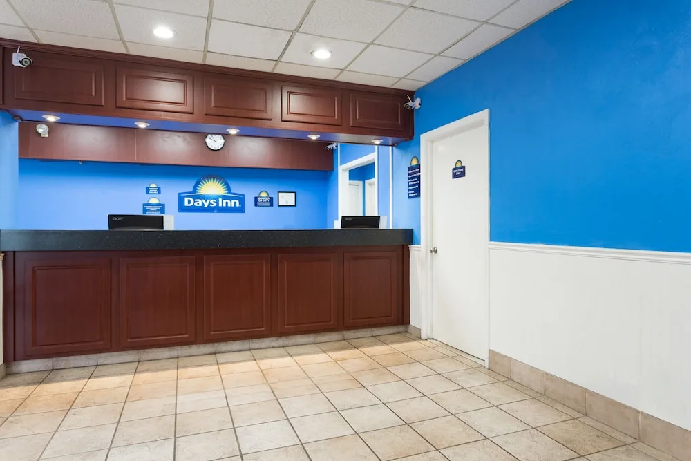 Lobby & Reception
