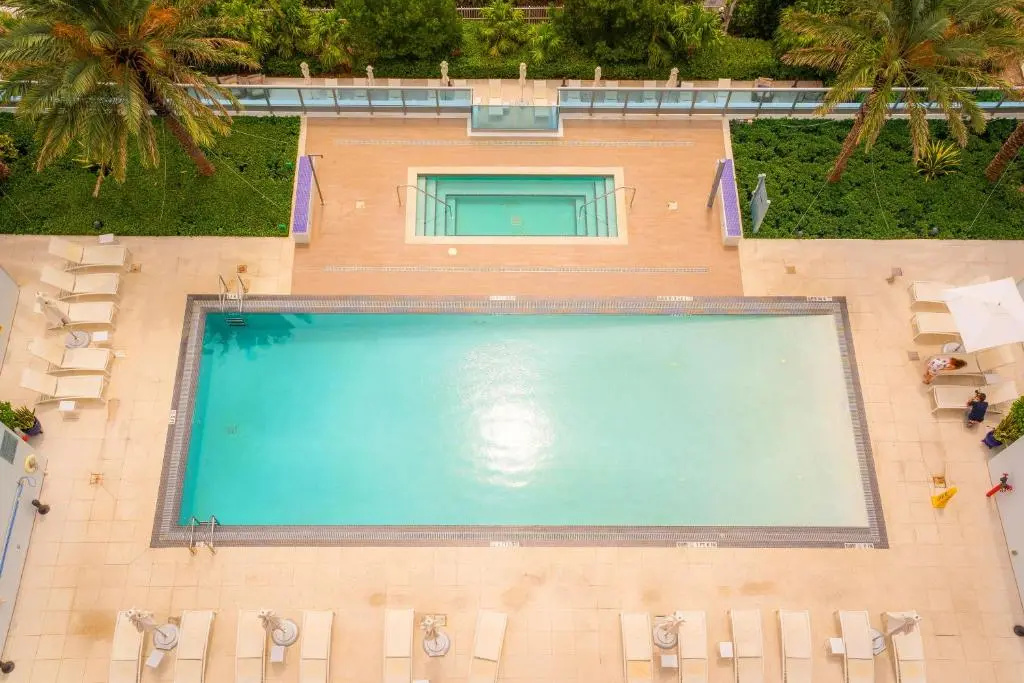 1 Bedroom Suite with balcony and oceanfront