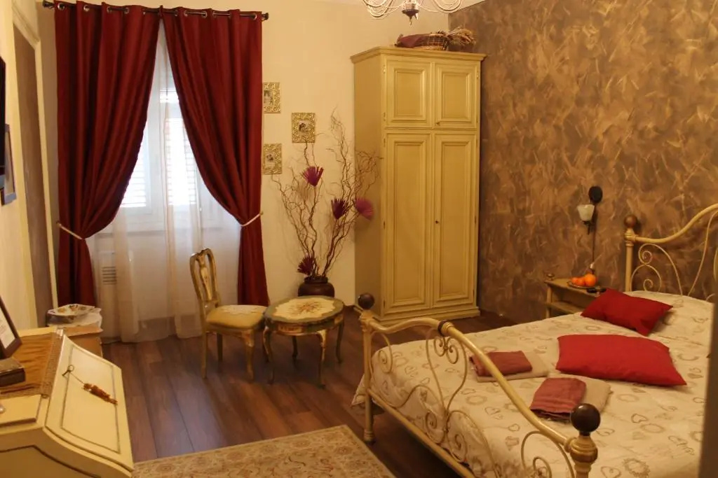 Standard Double room (full double bed)