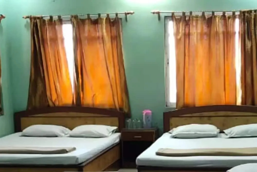 Superior Quadruple room with balcony and with city view