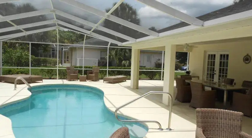 Lakeside Vacation Villa by Golf Resort Inverness