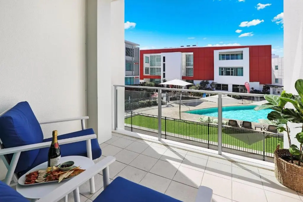 1 Bedroom Apartment with pool view