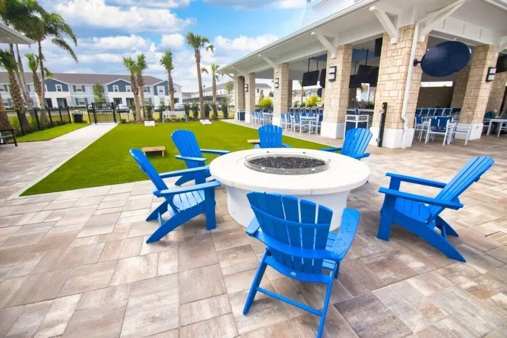 8 Bed Themed Windsor Island Resort Holiday Home 8 Bedroom Home by Redawning