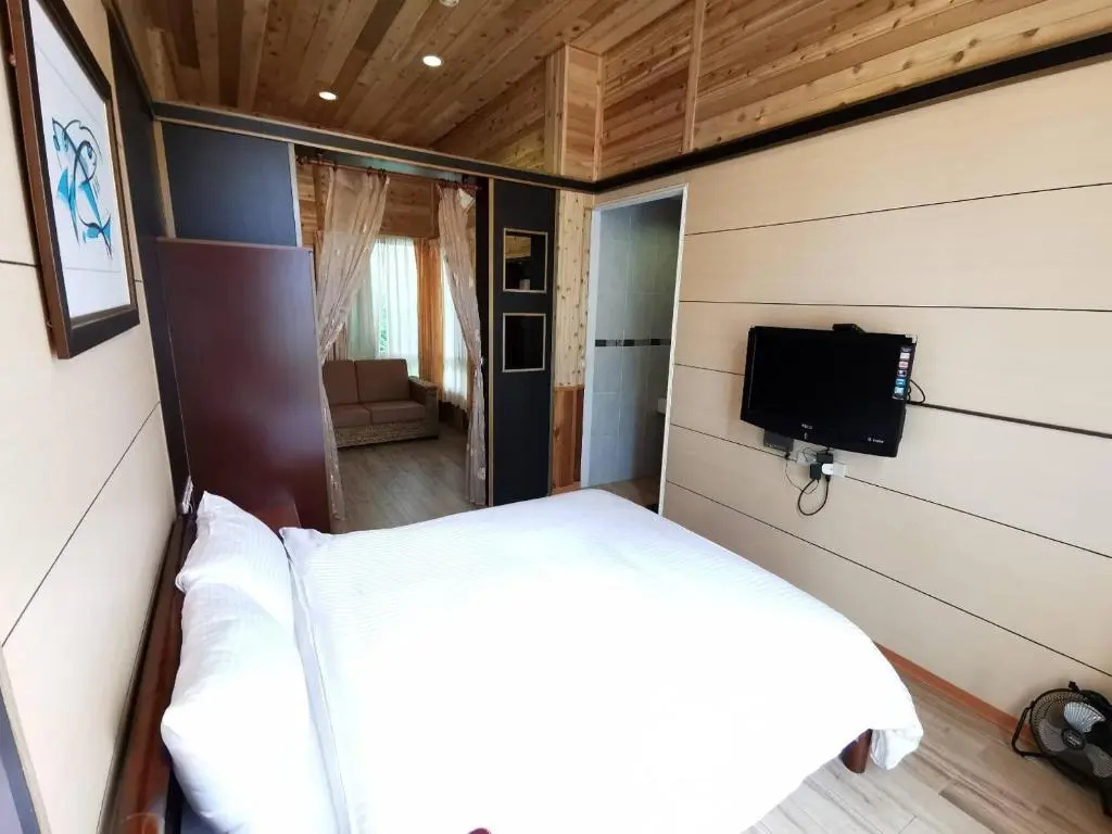 Standard Double room with garden view (full double bed)