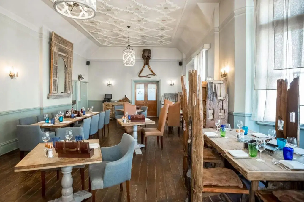 Elephant Hotel - Général