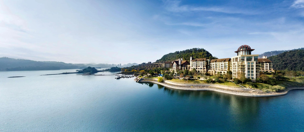 Beach & Waterfront