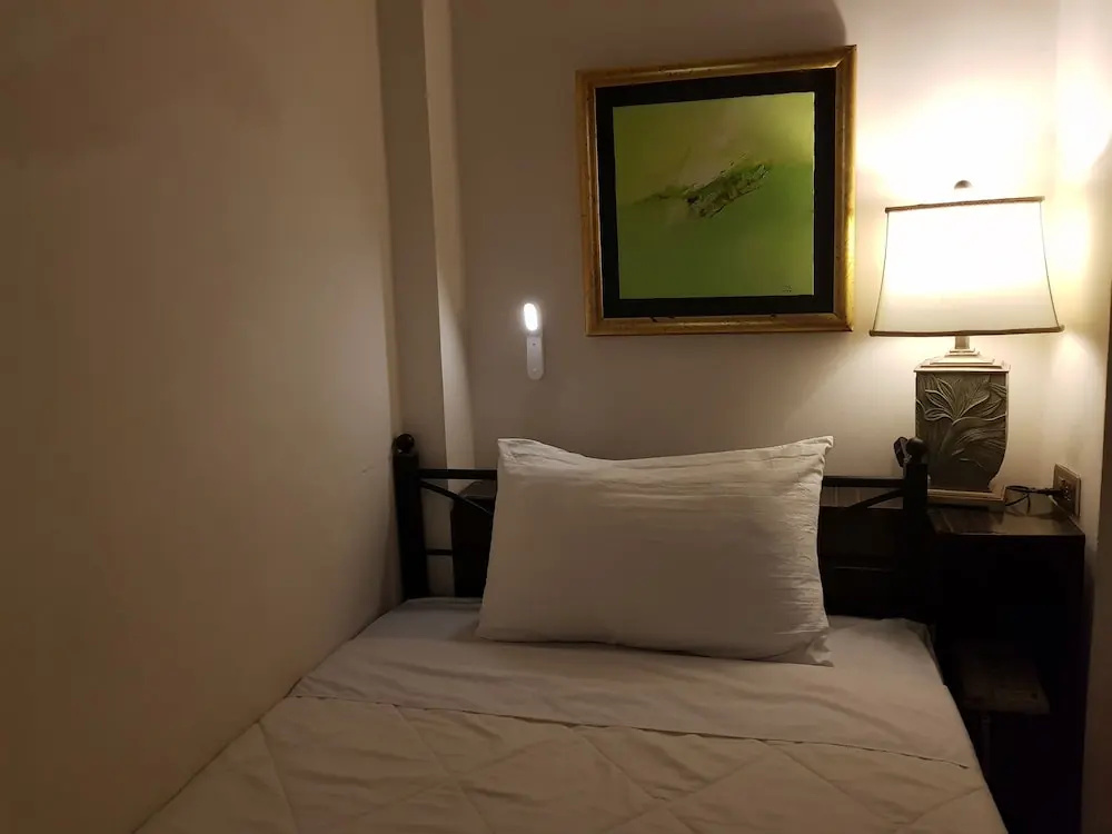 Economy room