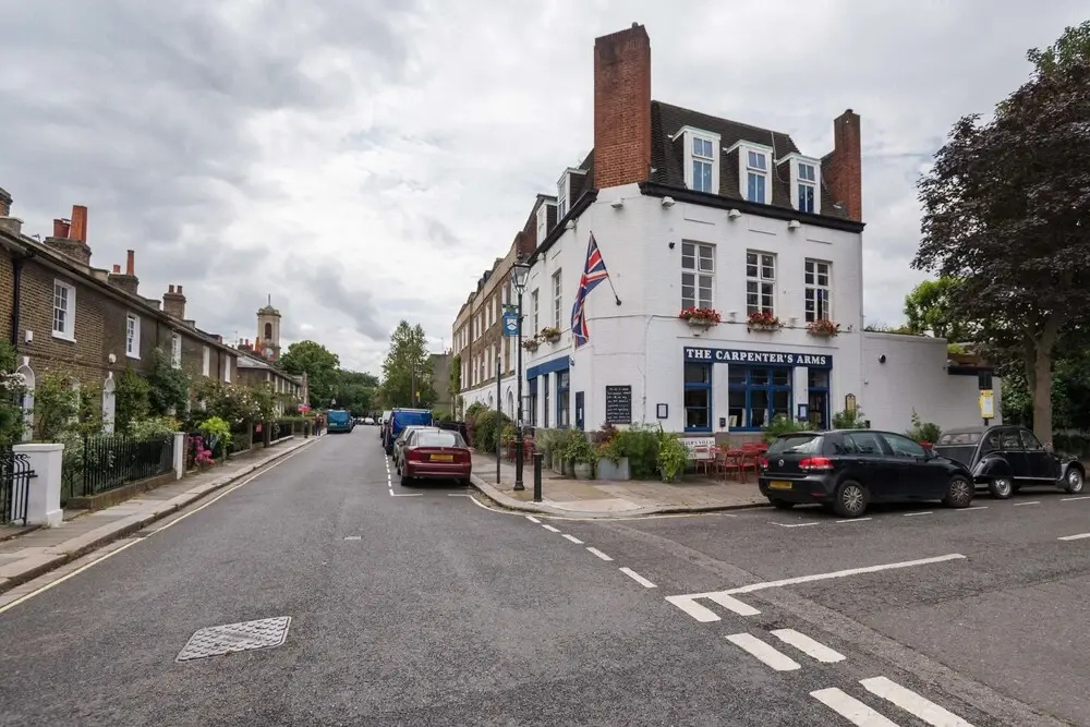 Beautiful Chiswick Home With Garden
