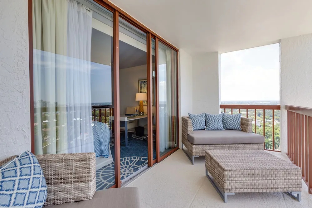 Naples Grande Beach Resort - Chambres