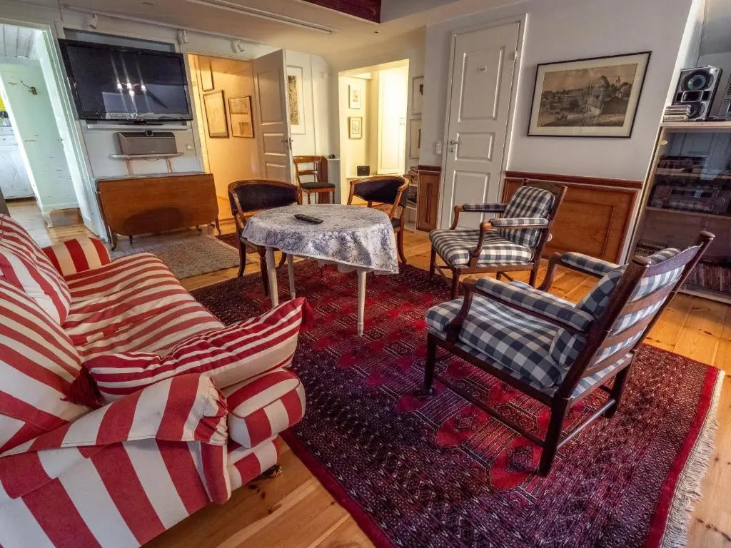 5 Bedrooms Villa beachfront