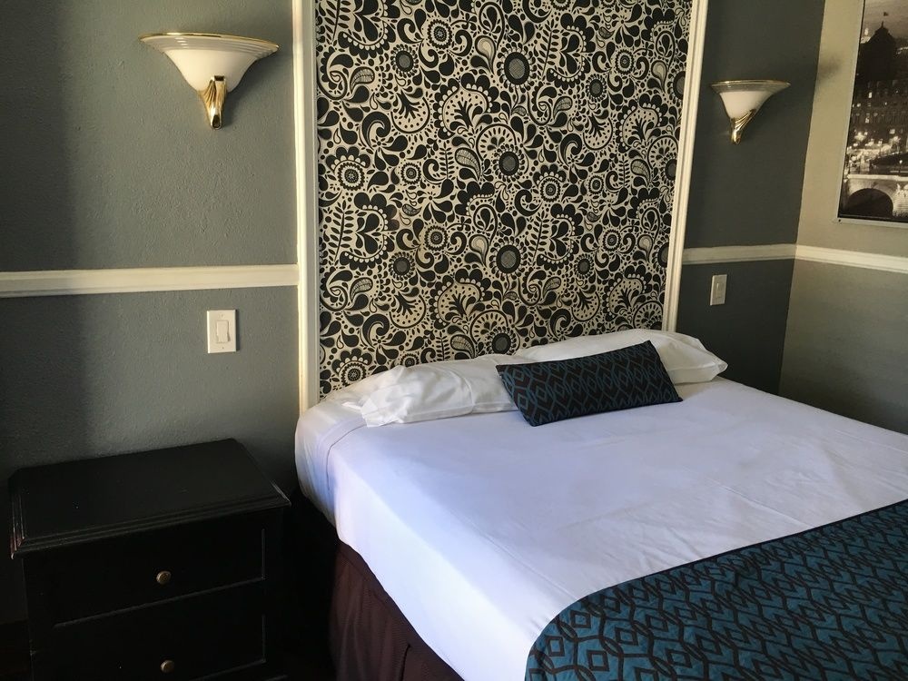 Отель Hotel Salina Long Beach в Лонг-Биче