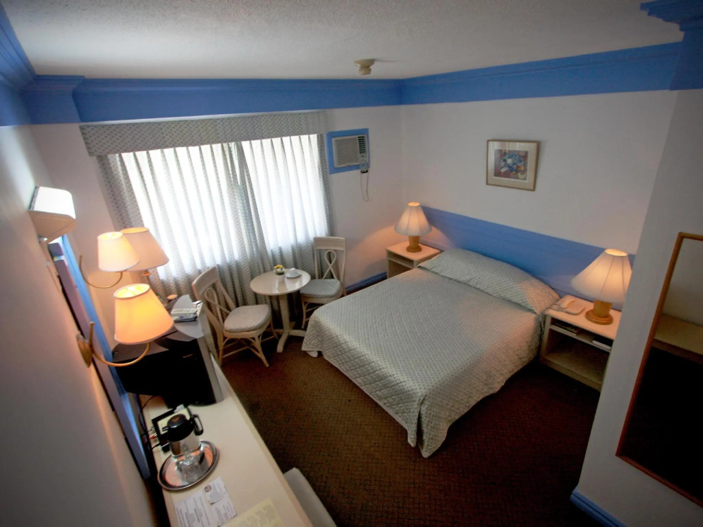 Deluxe Double room (full double bed)