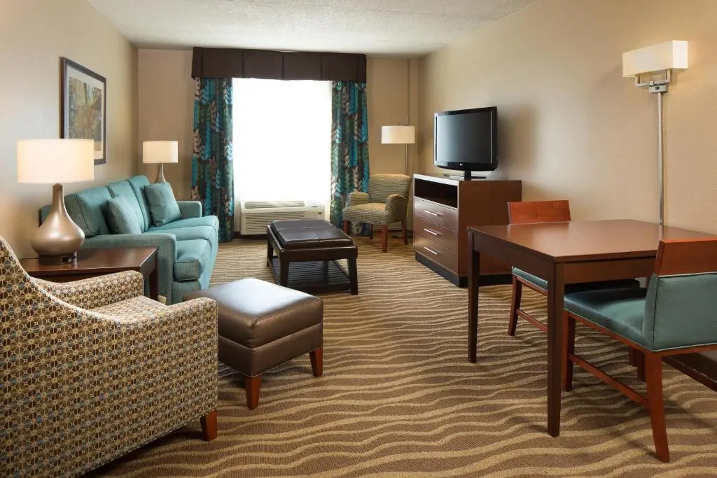 Holiday Inn & Suites Overland Park West by IHG - Chambres