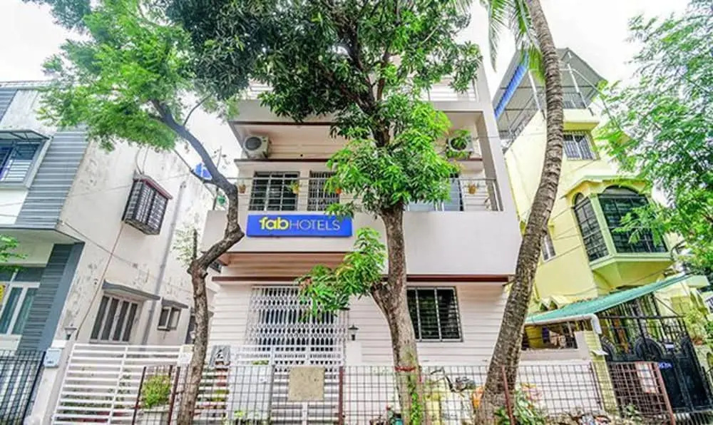 FabHotel Moon Residency