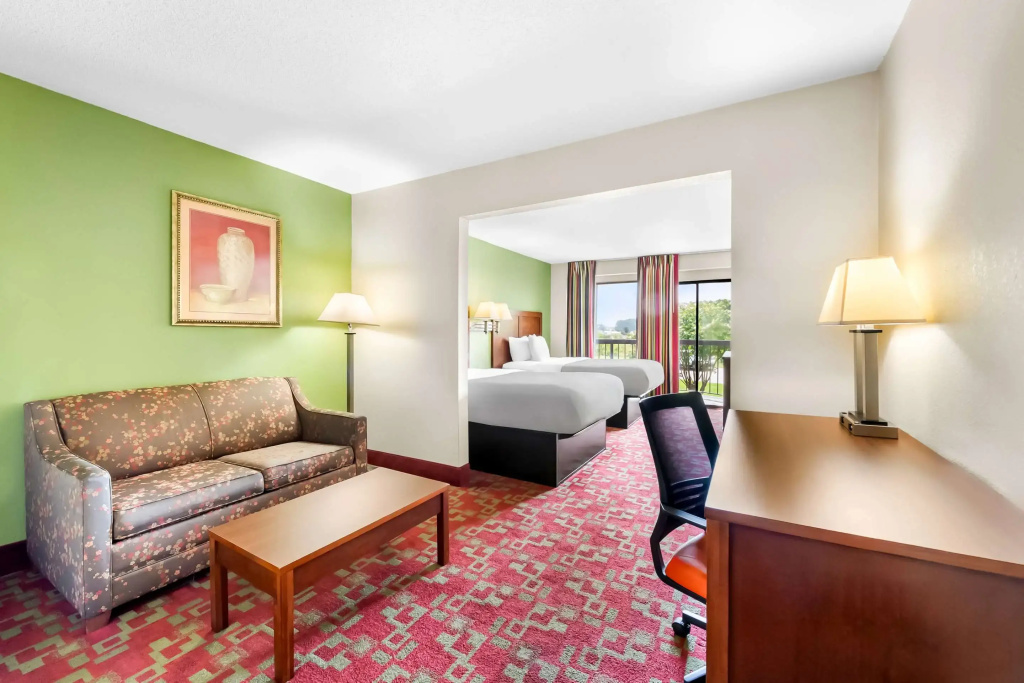 Quadruple Suite
