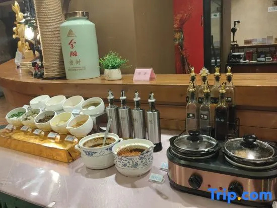 Food & Beverage