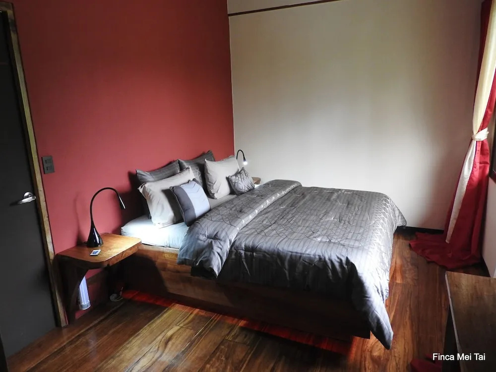 2 Bedrooms Chalet with lake view