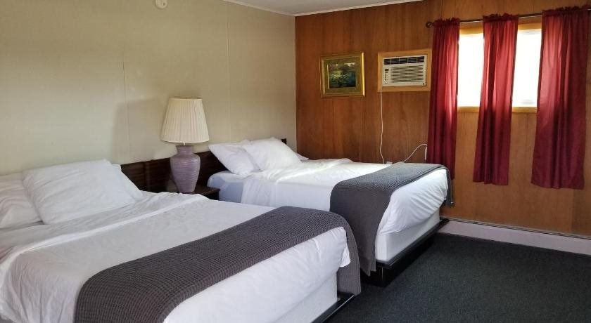 Huron Inn — 4