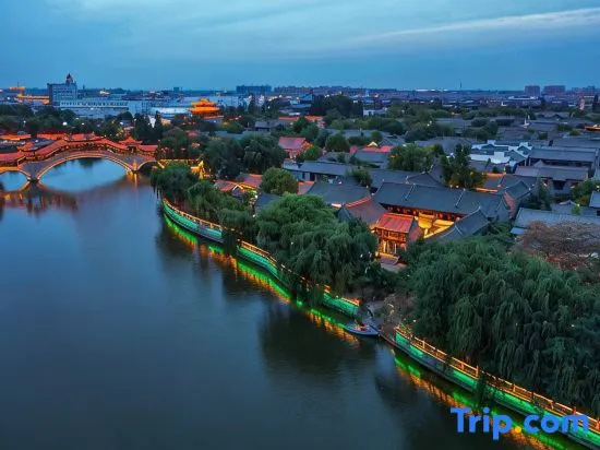 Wanjia Courtyard Hotel (Taierzhuang Ancient City Scenic Area)