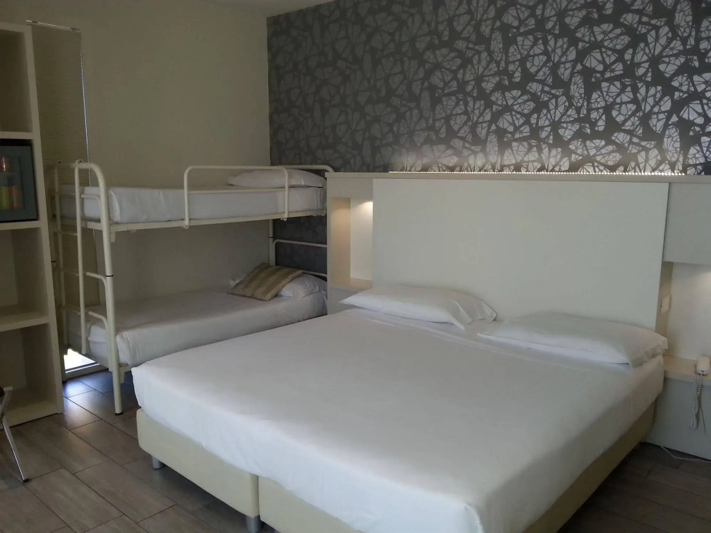 L'Hotel - Général