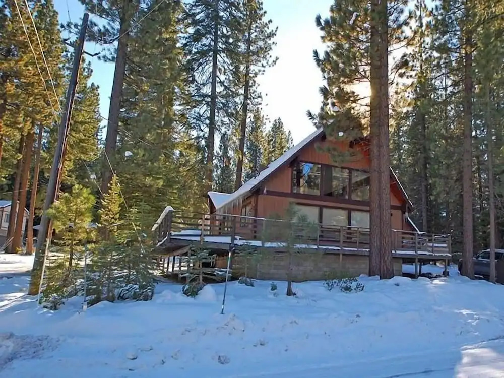1116 Golden Bear 3 Bedroom Cabin by RedAwning