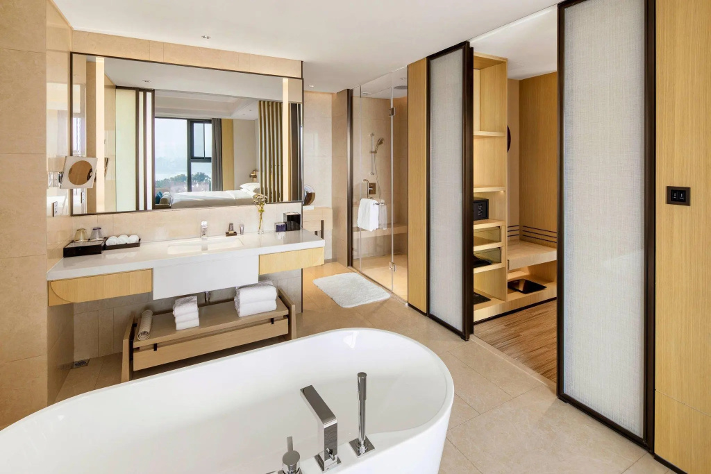 Double Suite with river view (full double bed)