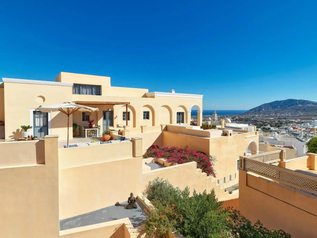 4 Bedrooms Villa