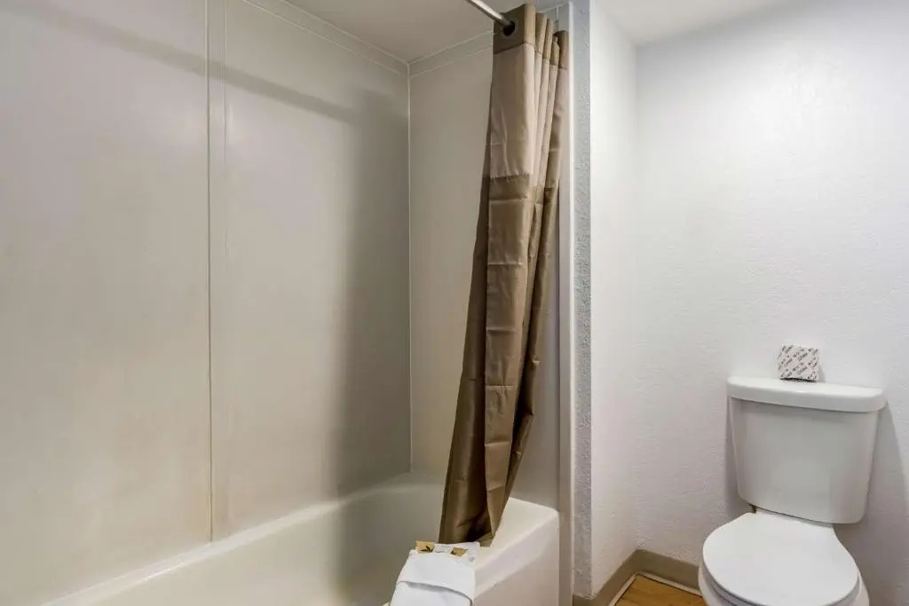 Deluxe Double room (full double bed)
