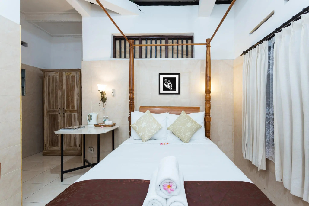 Standard Double room (full double bed)