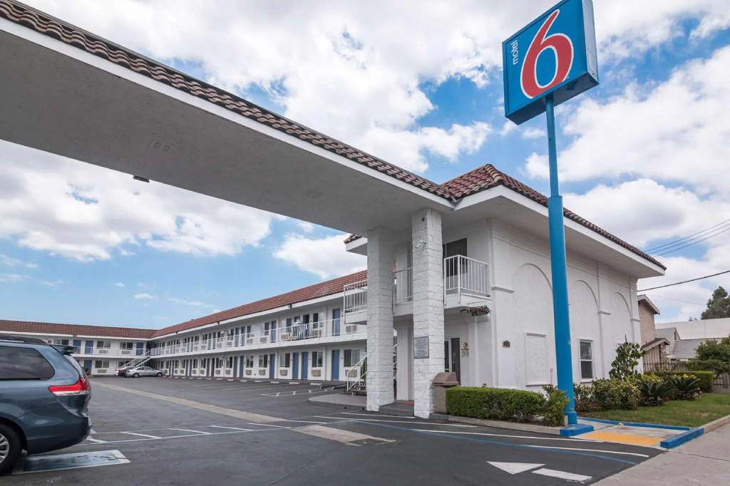 Motel 6 Norwalk, CA — фото