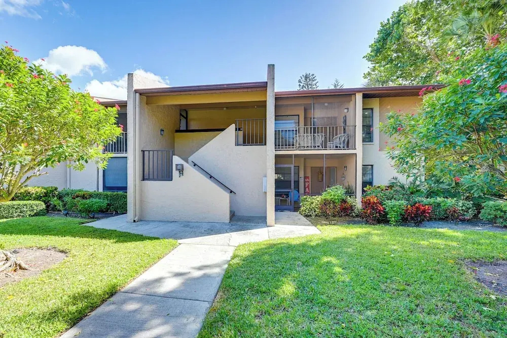 4 Mi to Beach! Naples Snowbird Nest w/ Pool Access