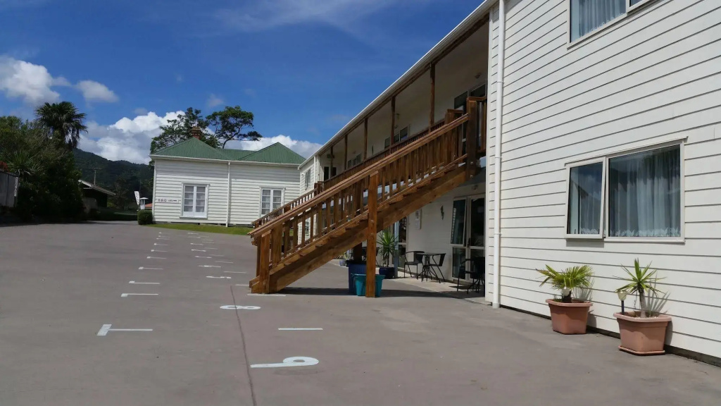 Abbey Court Motel