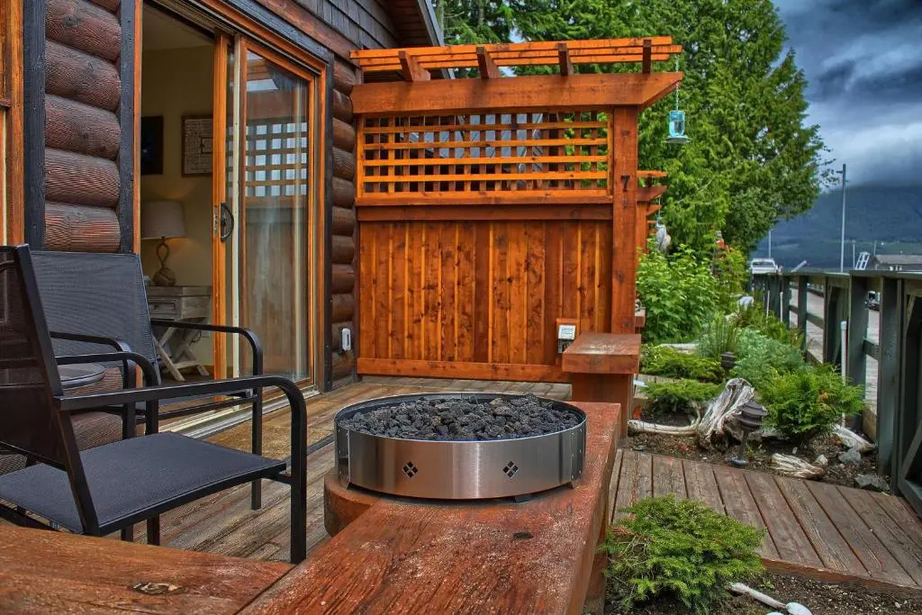 Studio with garden view