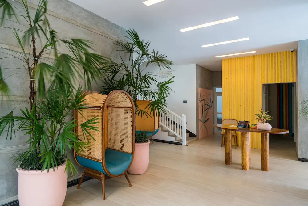 Lobby & Reception