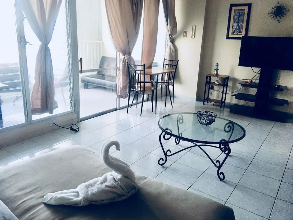 East Island Waterfront Suites — фото 2