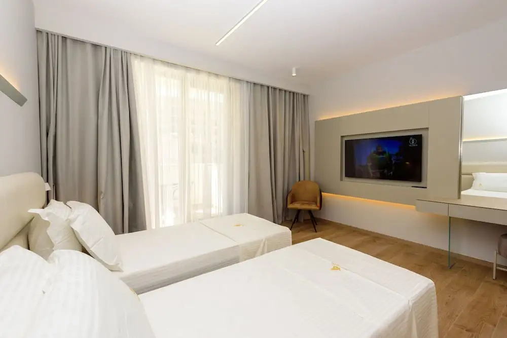 Standard Double room with mountain view (twin beds)