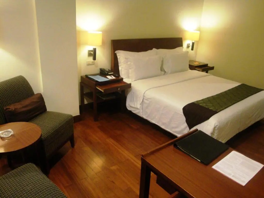 Deluxe Double room with partial sea view (full double bed)
