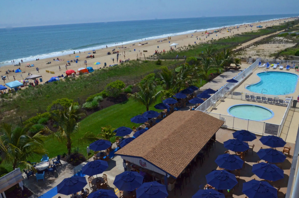 Beach & Waterfront