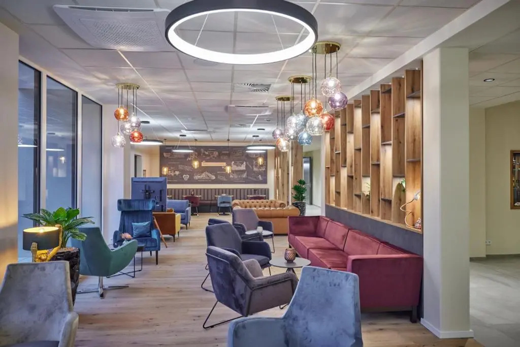 Lobby & Reception
