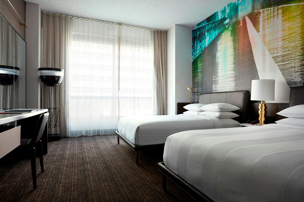 Отель New York Marriott at the Brooklyn Bridge в Нью-Йорке