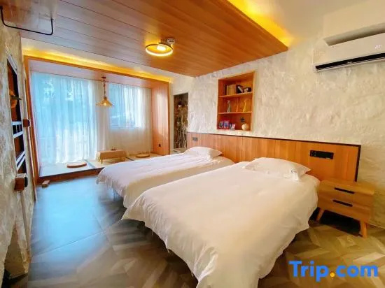 2 Bedrooms Suite
