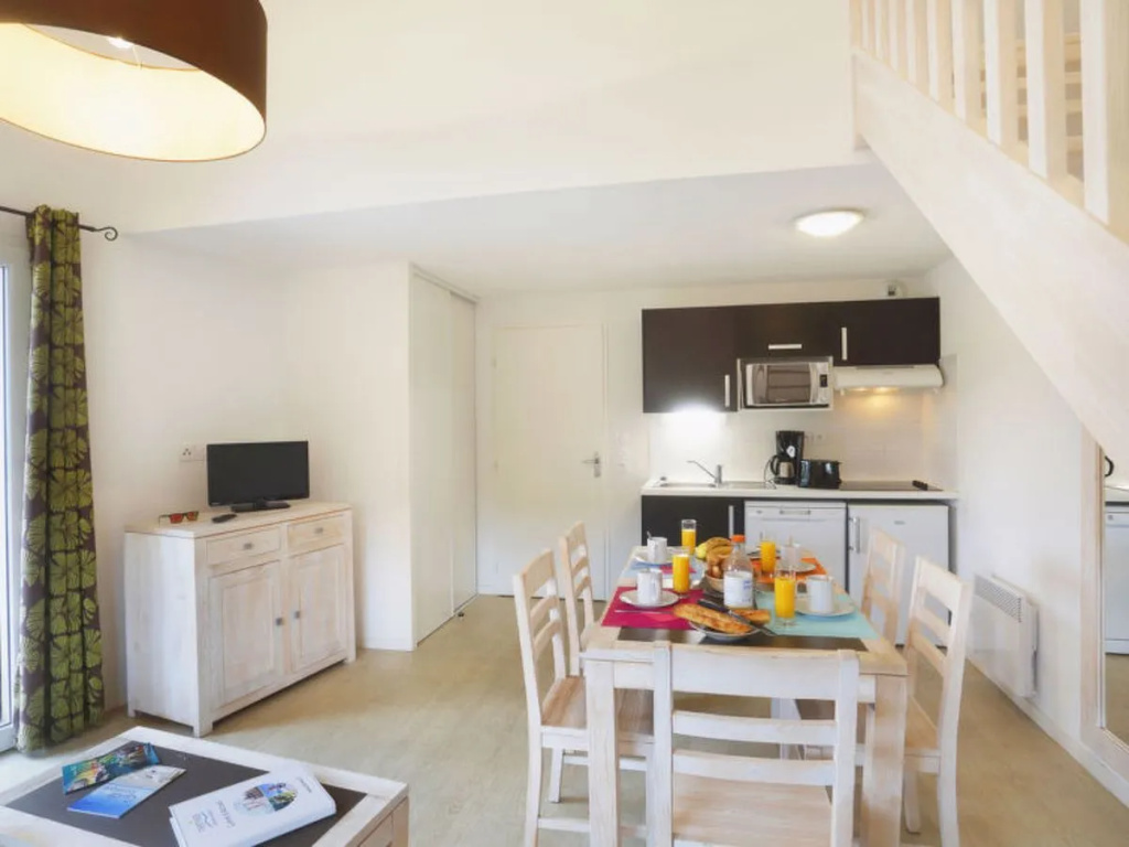 Food & Beverage