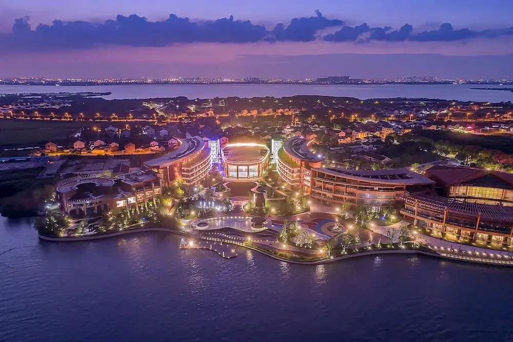 Beach & Waterfront