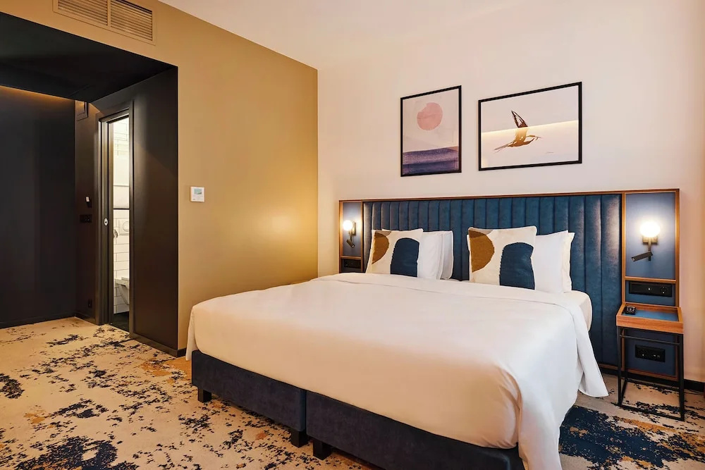 Premium Double room (full double bed)