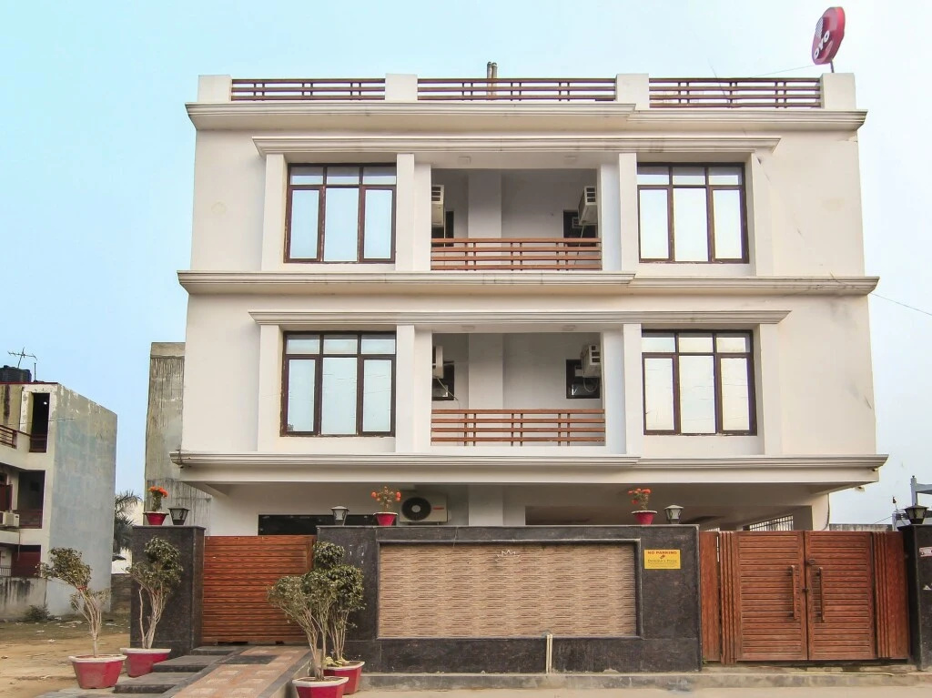 Hotel Madhuri Palace by OYO Rooms