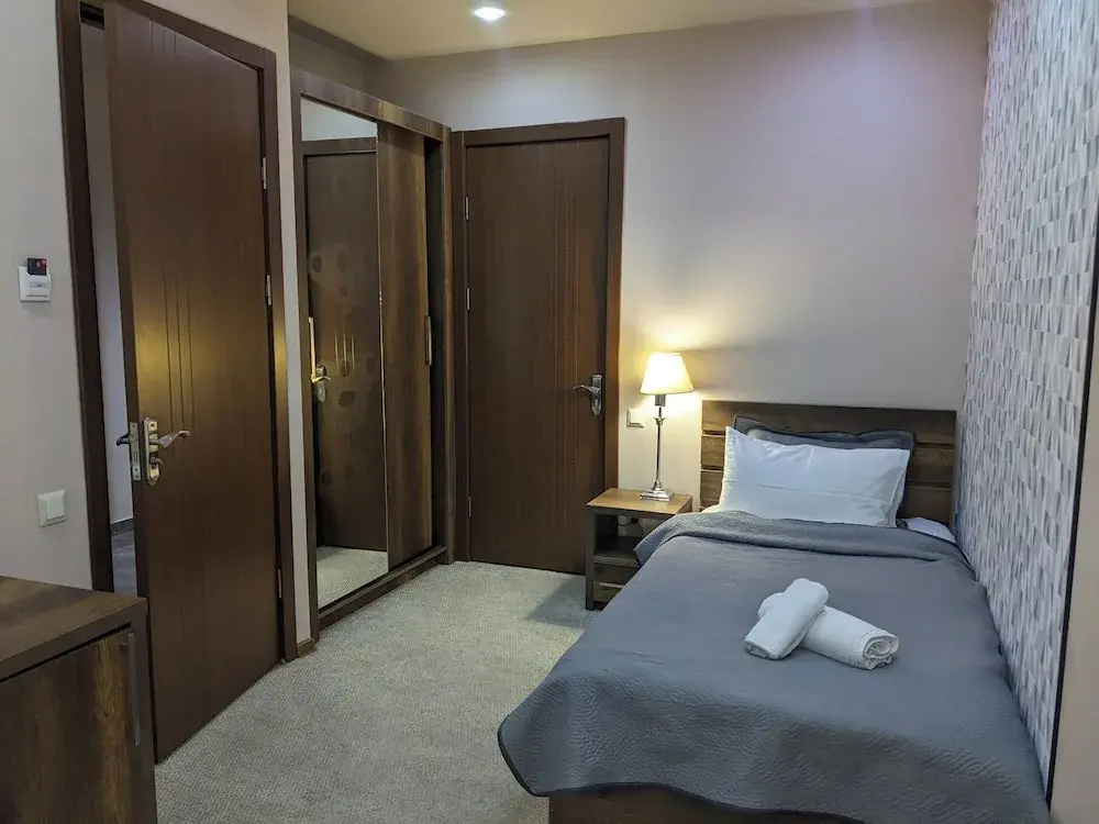 Standard Single room with balcony and with garden view